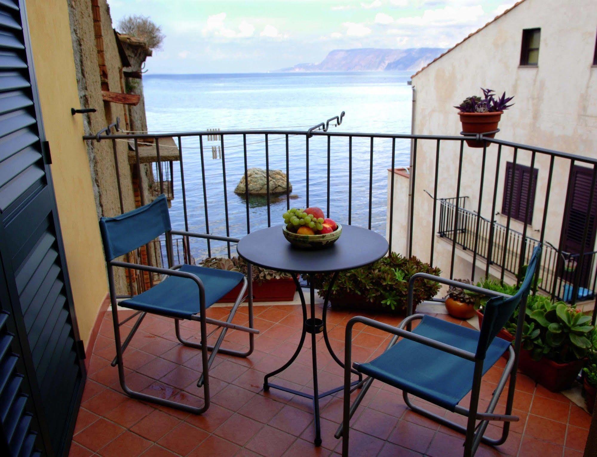Le Piccole Grotte Bed & Breakfast Scilla Bagian luar foto