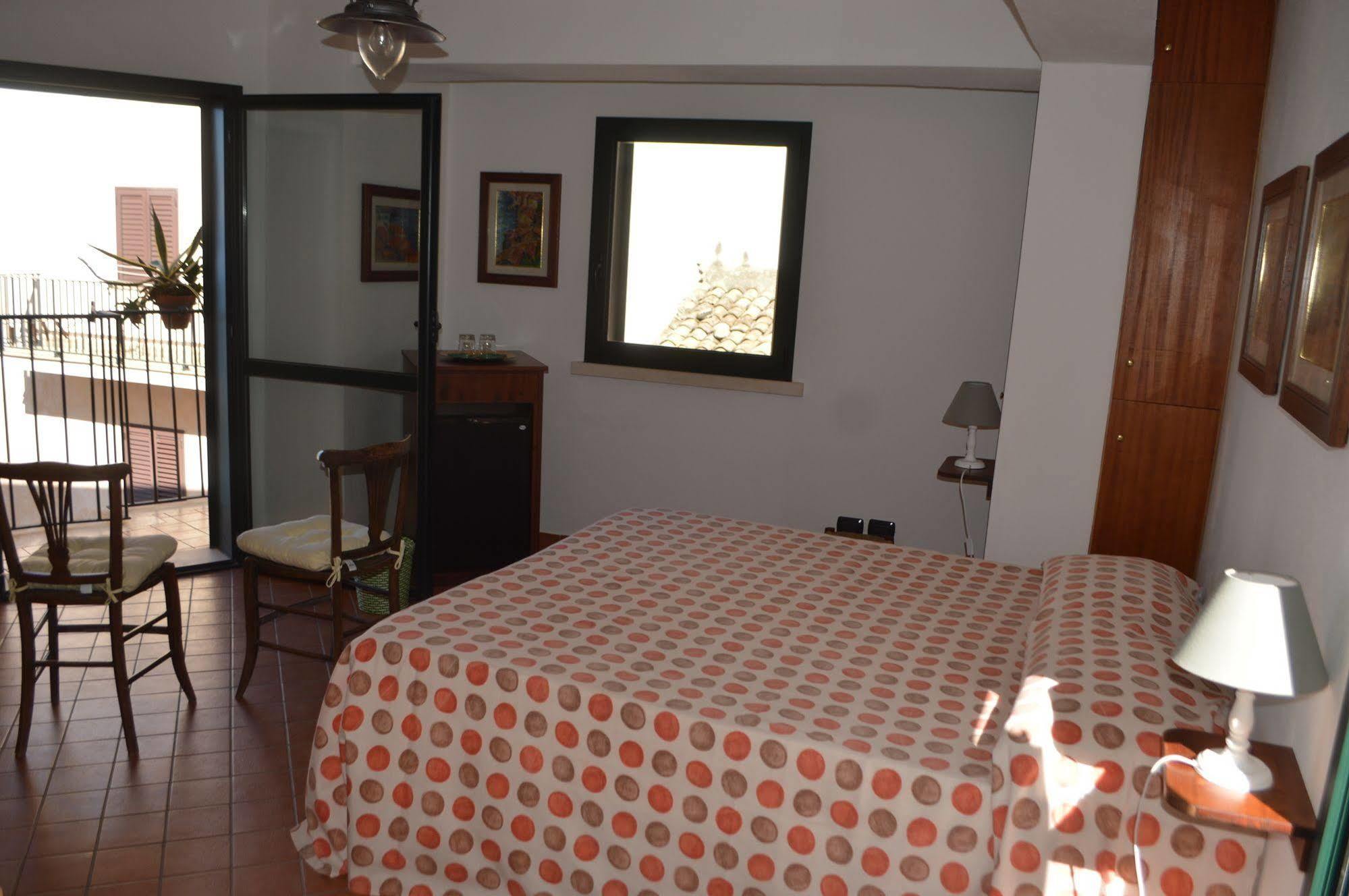 Le Piccole Grotte Bed & Breakfast Scilla Bagian luar foto