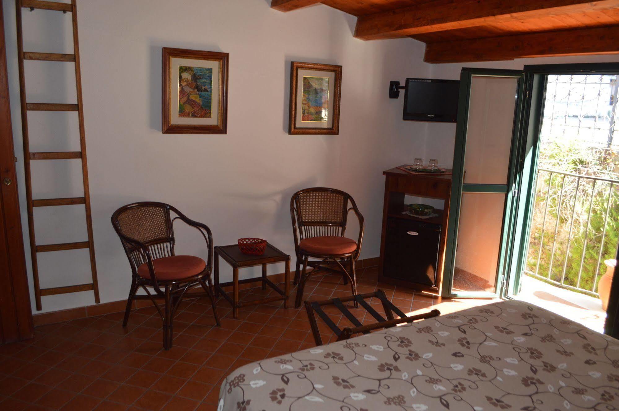 Le Piccole Grotte Bed & Breakfast Scilla Bagian luar foto