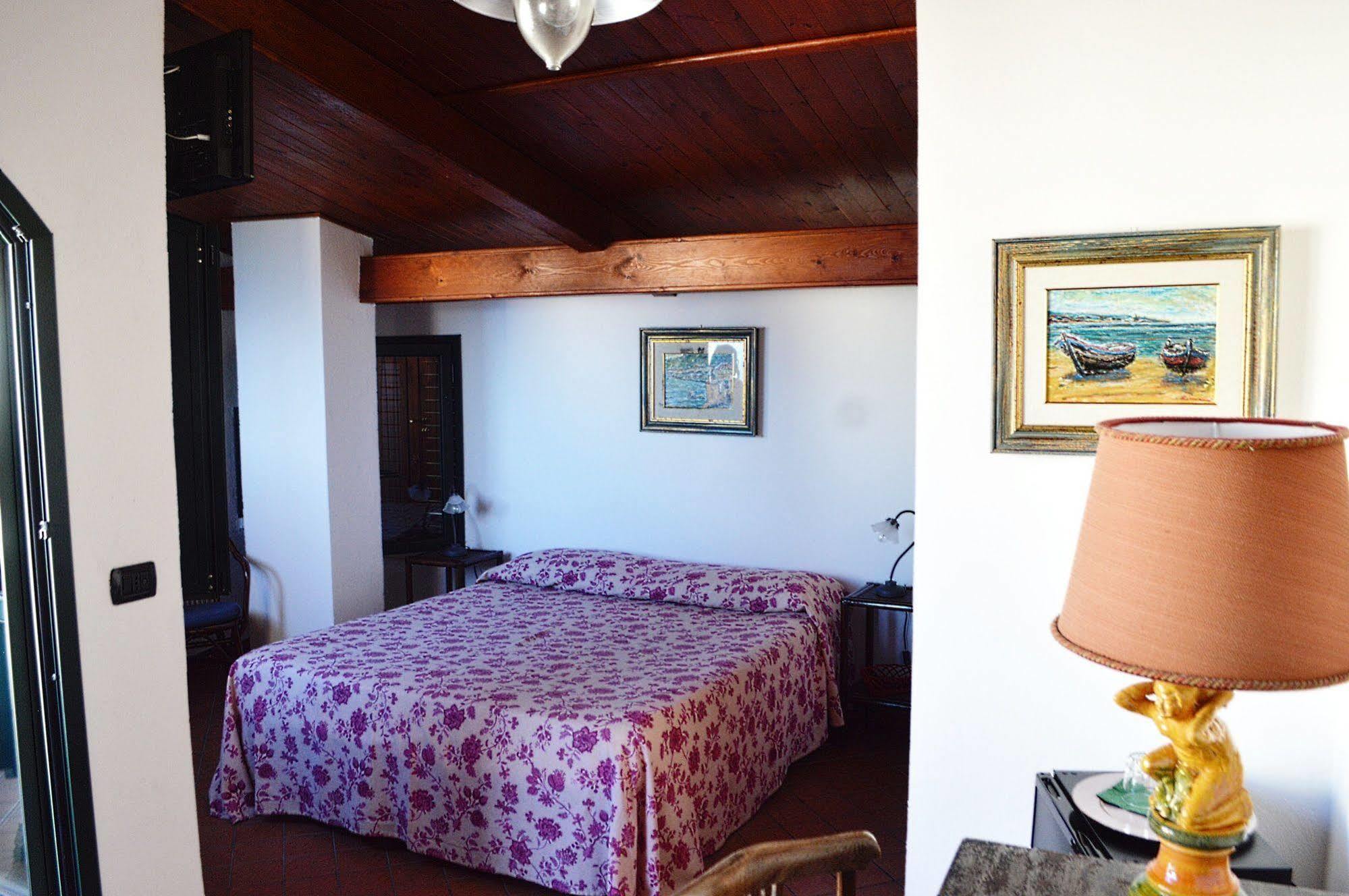 Le Piccole Grotte Bed & Breakfast Scilla Bagian luar foto