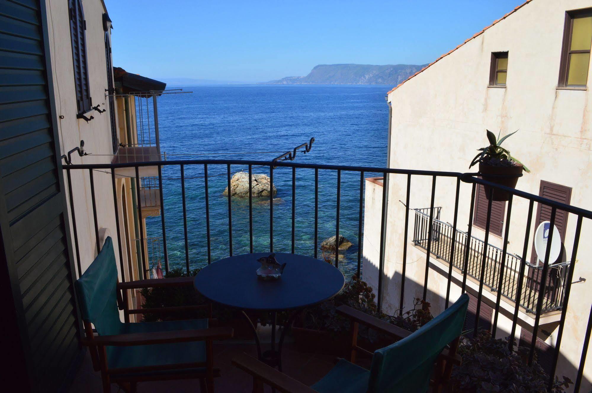Le Piccole Grotte Bed & Breakfast Scilla Bagian luar foto